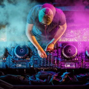 Play Radio - Dance