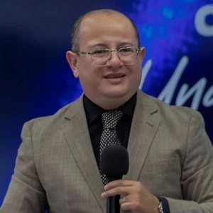 Mike Velásquez
