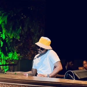 Deejay Dlala Cheezy - Echoes Of Rhythm
