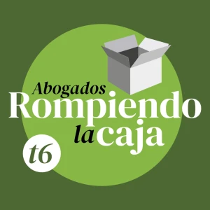 Abogados rompiendo la caja