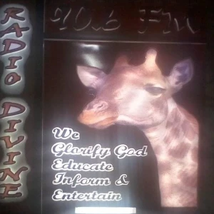 Radio Divine 90.6 FM