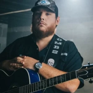 Country Music Radio - Luke Combs